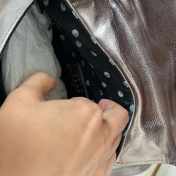 Elle Silver Elegant Crossbody  Bag /Crossbody Purse / Travel Handbag NWT - Picture 4 of 11